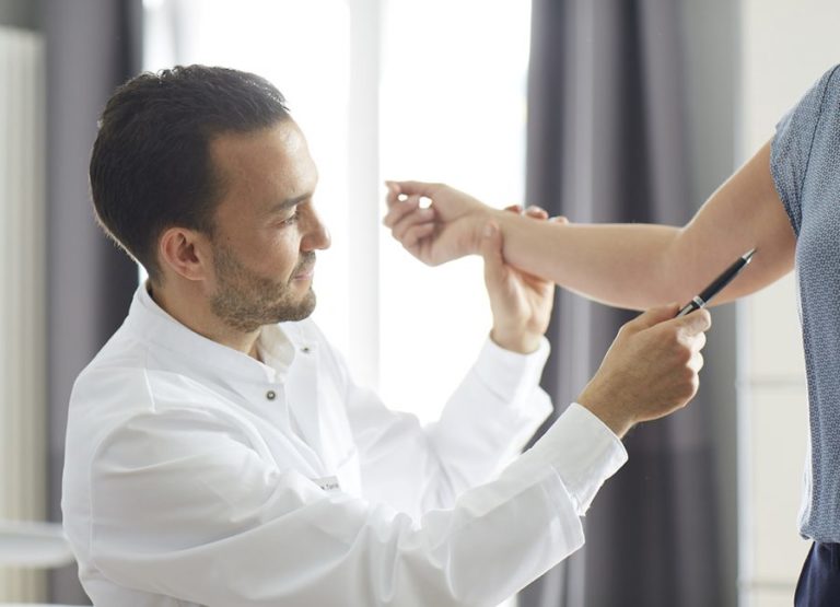 Penna und Torio Plastische Chirurgie Oberarmstraffung 768x555