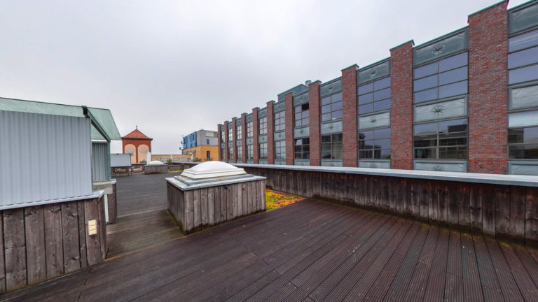 svaerm agentur dachterrasse 1 768x432