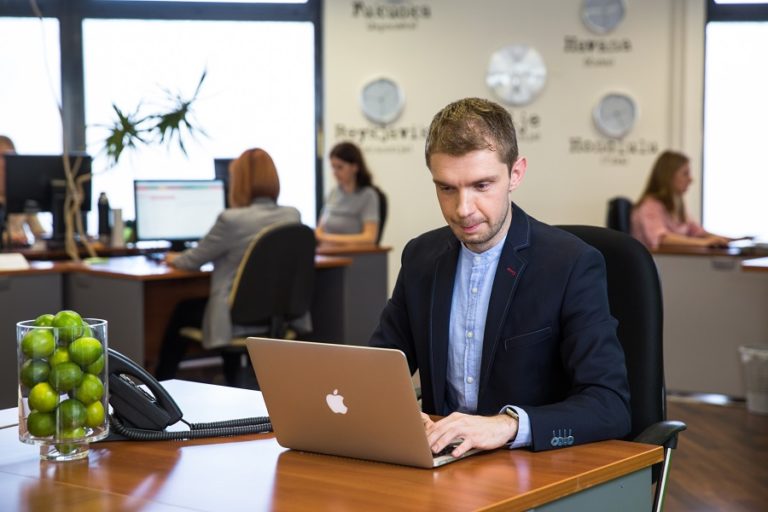 Uebersetzungsbuero Schluesselfertige Uebersetzungen Leemeta 002 768x512