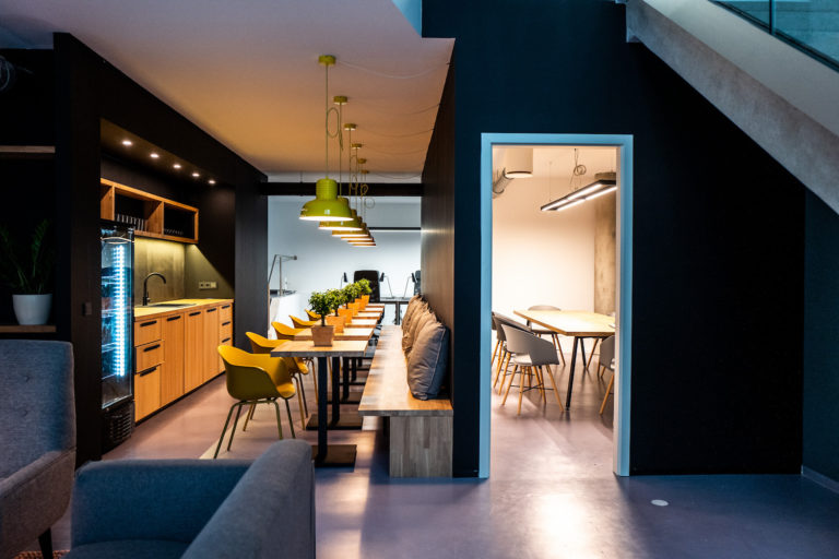 TEAMZ web page 3 1 768x512