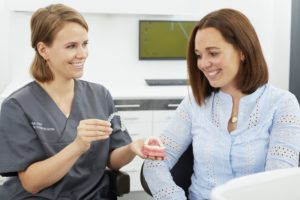 dein.dental Erwachsenenkieferorthopaedie Zahnstellungskorrekturen 300x200