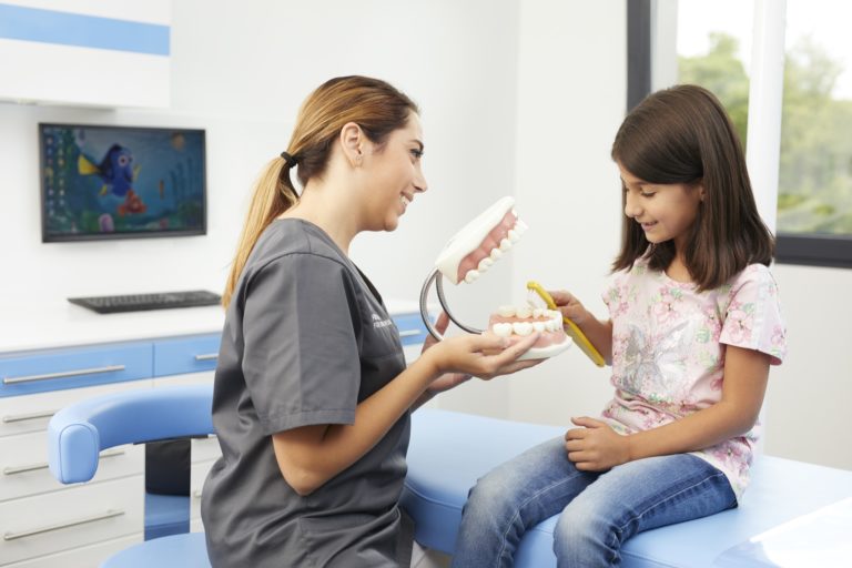 dein.dental Kinderzahnheilkunde Zahnputzschule 768x512