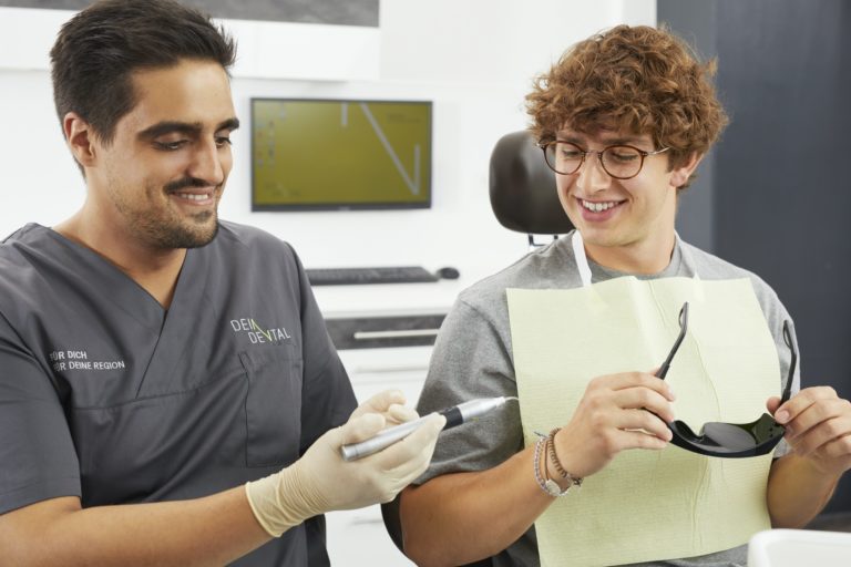 dein.dental Zahnbehandlung 768x512