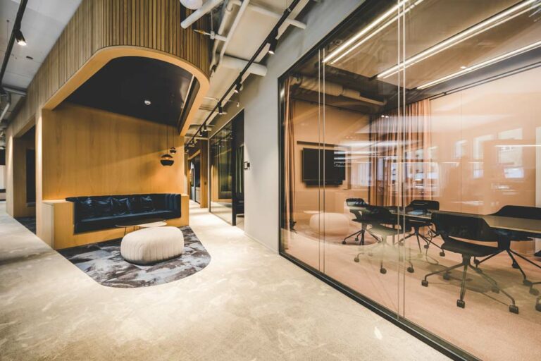 5c1b566f5c6133fd379c23e3 Coworking Slider 2 768x512