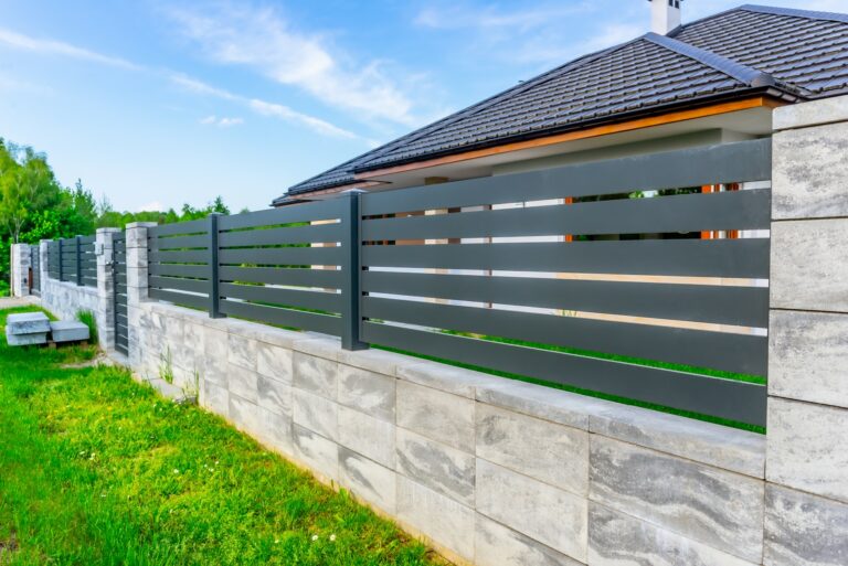 Aluzaun CORE base mit 35 mm Abstand 768x513