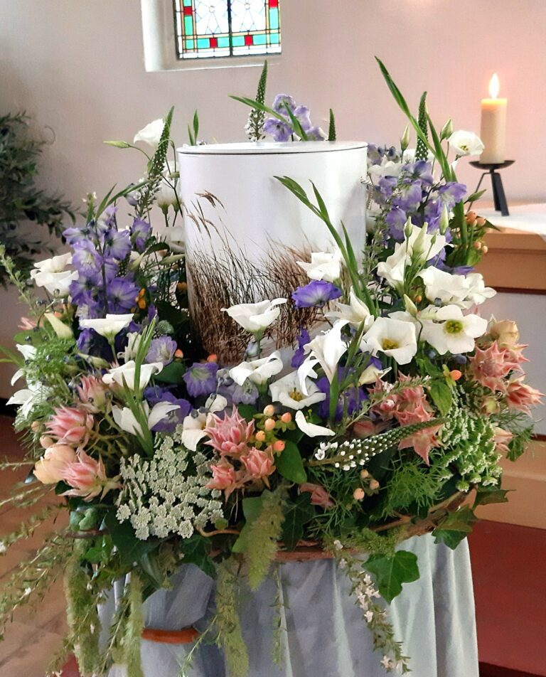 Bild Urnegrauneu 768x952