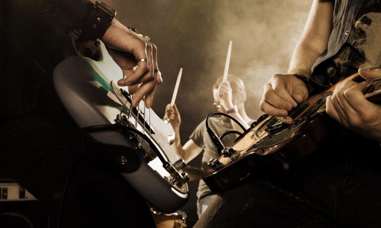 E Gitarrenversicherung 768x461