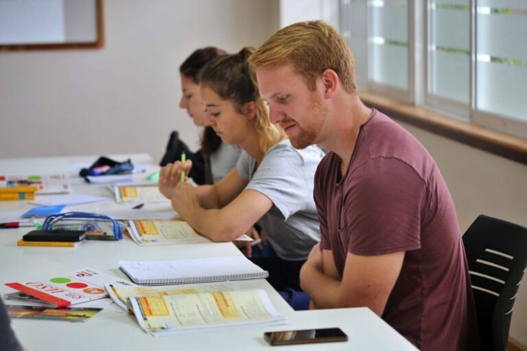 Tenerife Spanish course students 40 768x512
