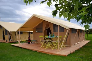 safari lodge glamping 300x200