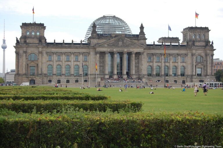 Berlin Stadtfuehrungen Sightseeing Reichstag 768x511