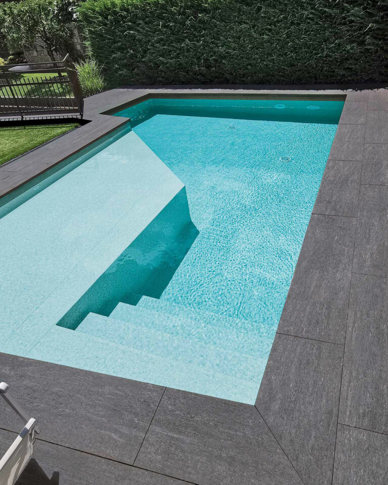 Keramik BeckenrandsteinE Festina Anthrazit weiss meliert Anschlussplatten fuer die Poolumrandung von Weserwaben bei poolumrandung24.de  768x960