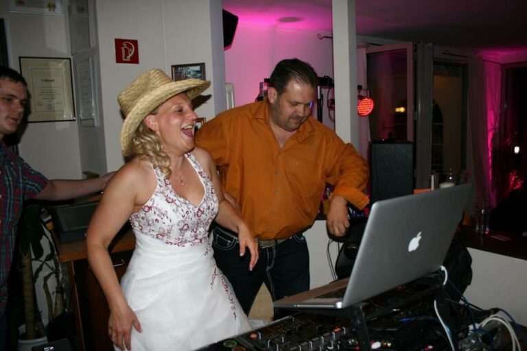 Hochzeits DJ Hochzeits Animateur DJ Mirko Gerhard DJ Hochzeit 768x512
