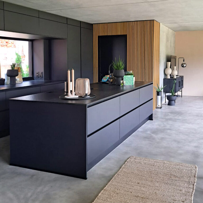 Alzenau Wohnhaus Kueche 768x768