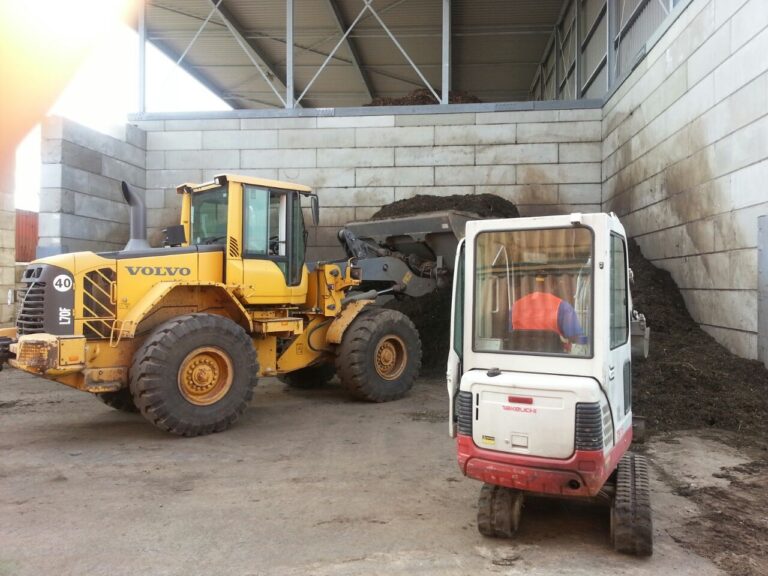 Ausbildung zum Radlader und Baggerfahrer 768x576