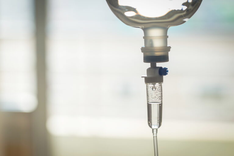 Infusionstherapie 908065822 768x512