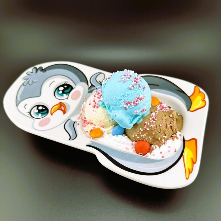 Happy Pingu gefuellt 768x768