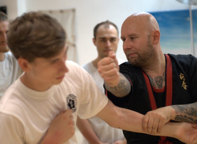 Selbstverteidigung Kampfkunst WingChun Heidelberg Kinder Frauen Jugendliche Kampfsport Lerne Dich zu Verteidigen 04 768x561