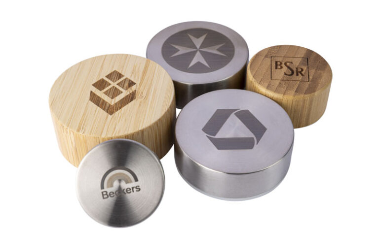 Slim Bambus und Edelstahlverschluesse Gravur IngenieureLiebert BerlinerStadtreinigung Johanniter Commerzbank BeckerRegenbogen 768x512