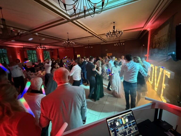 Tanzflaeche Hochzeits DJ 2 768x576