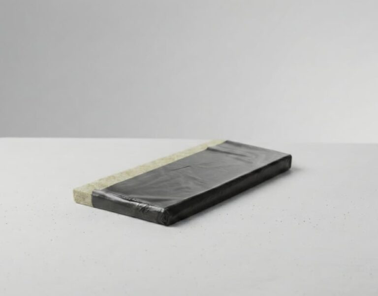 Eingeschweiste Daemmung fuer abgehaengte Decken 768x601